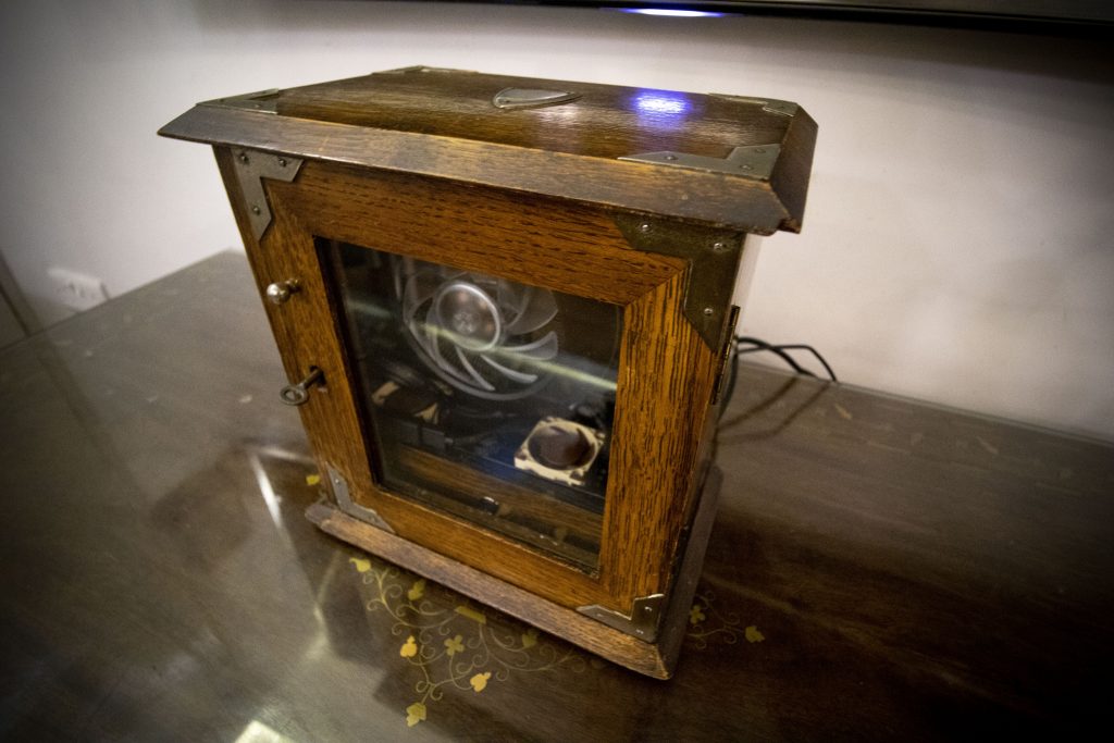 Antique Smokingpipe Display Case PC